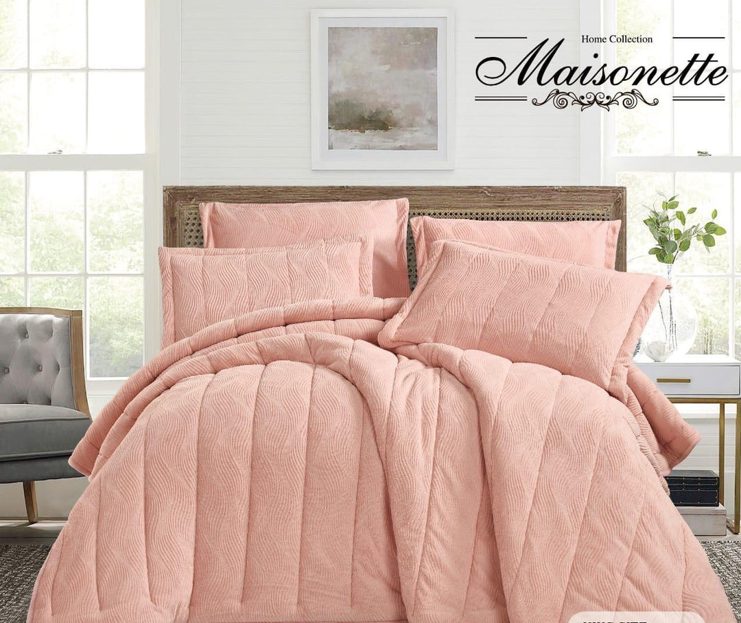 Winter quilt (coverlet) — available in Double and King sizes, fleece-lined, 3 pieces.
Includes 1 quilt and 2 pillowcases.