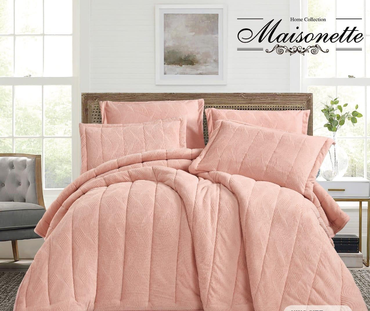 Winter quilt (coverlet) — available in Double and King sizes, fleece-lined, 3 pieces.
Includes 1 quilt and 2 pillowcases.